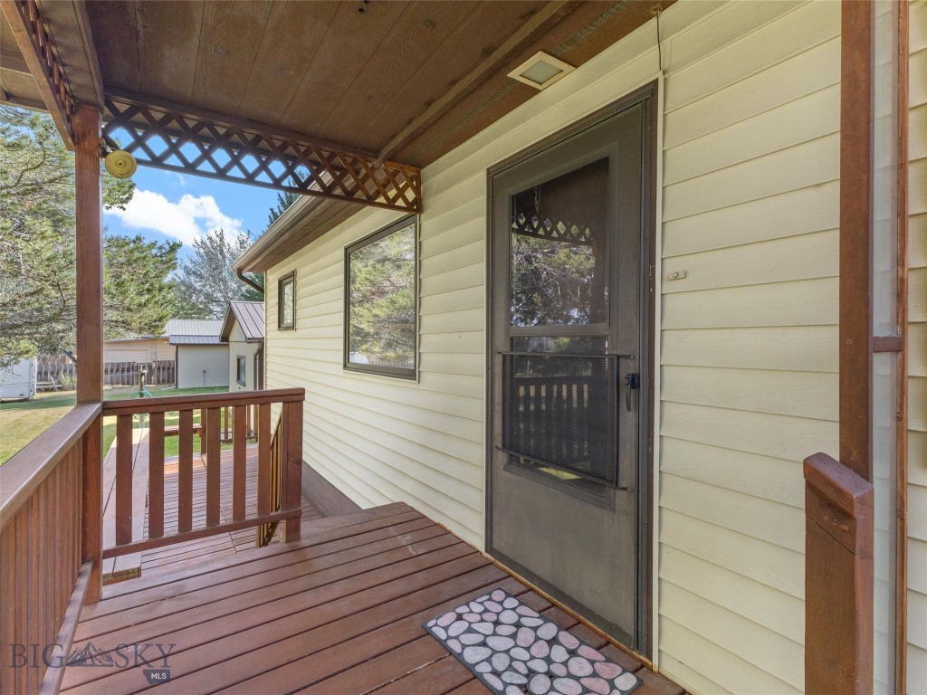 101 E Armitage Street