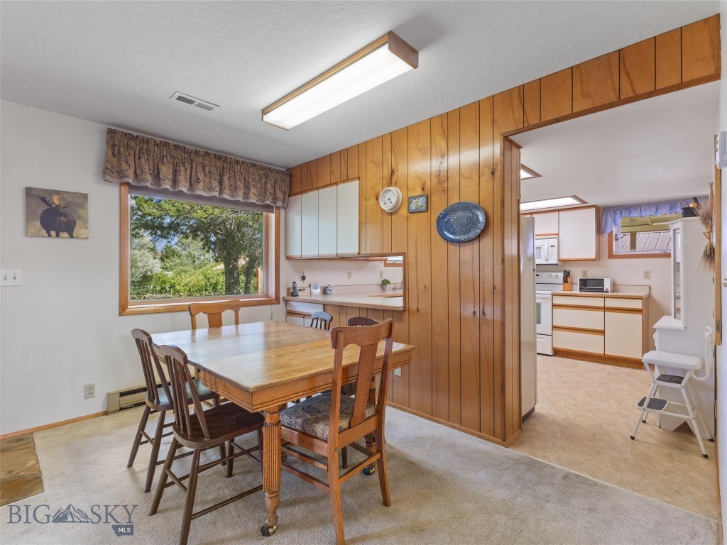 101 E Armitage Street