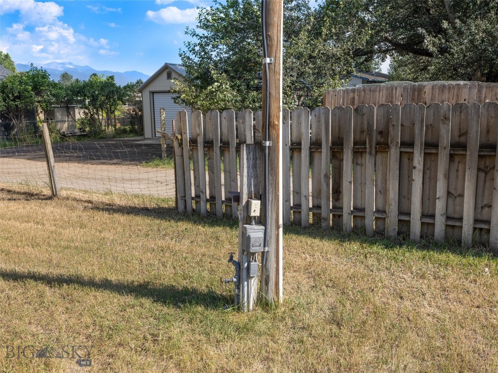 101 E Armitage Street