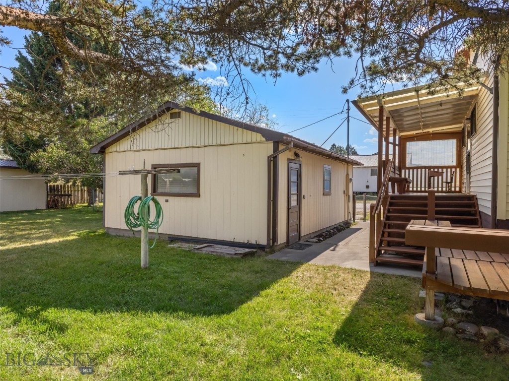 101 E Armitage Street