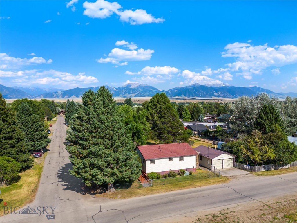 101 E Armitage Street