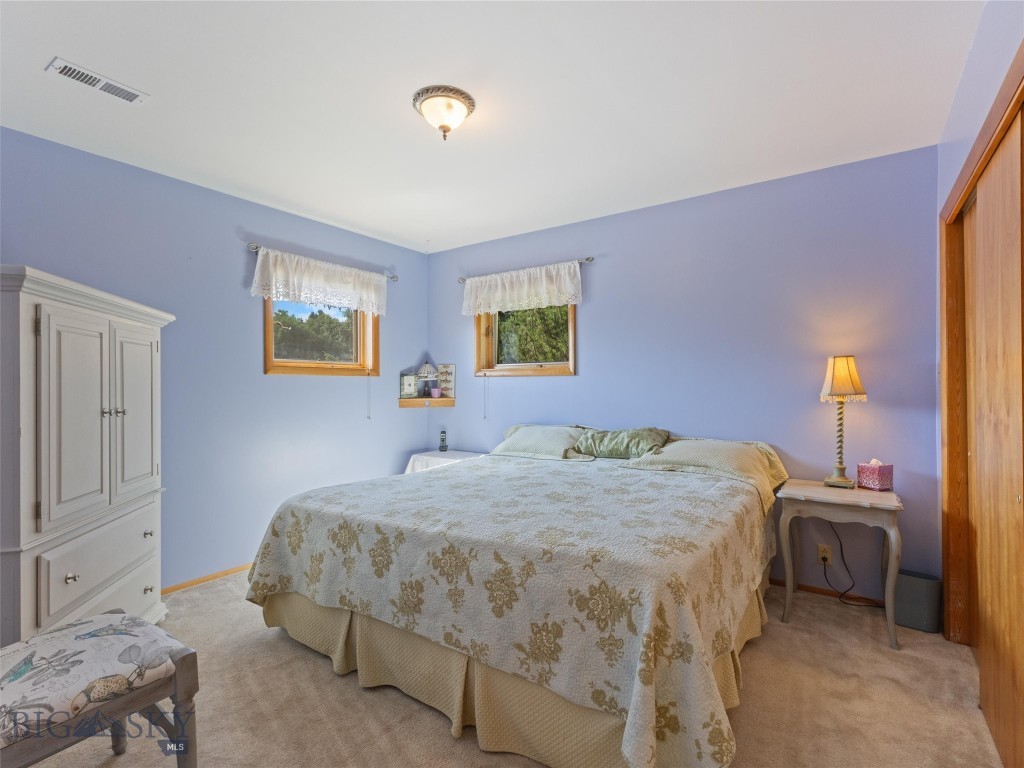 101 E Armitage Street