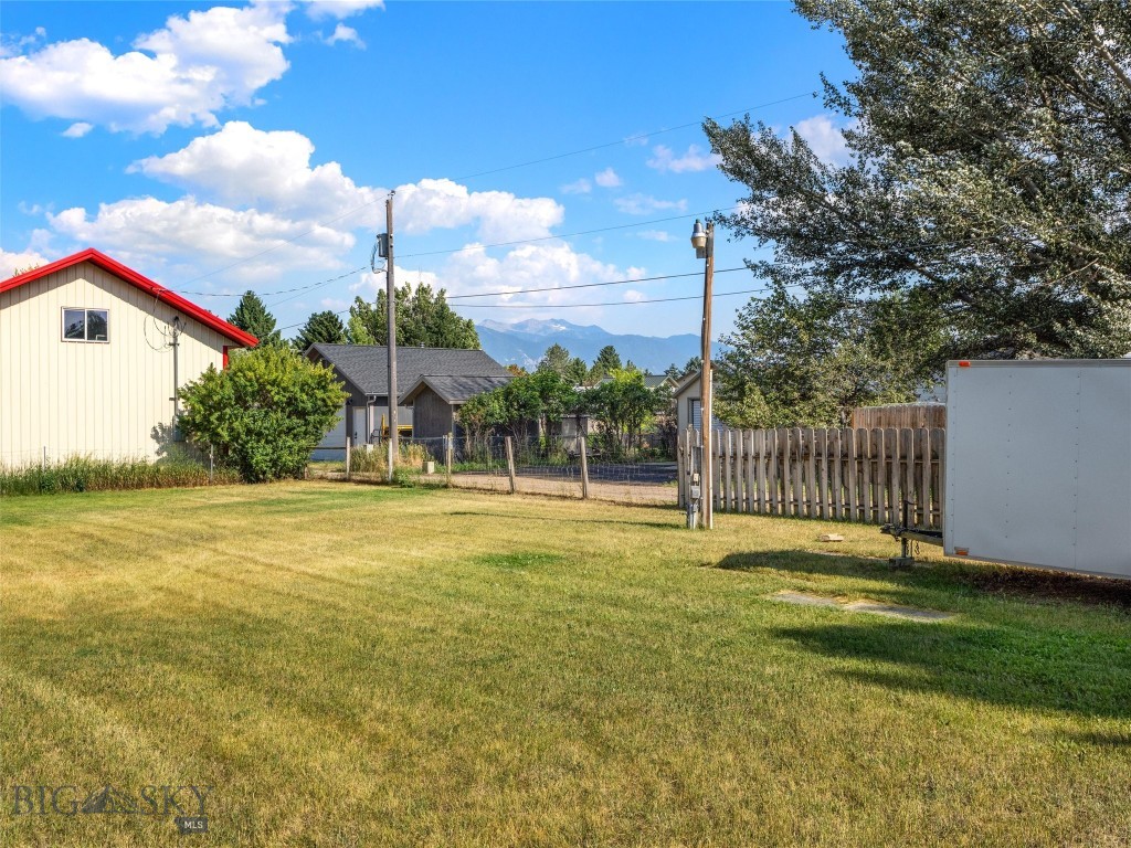 101 E Armitage Street