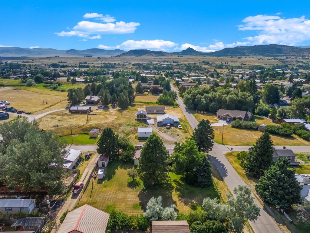 101 E Armitage Street