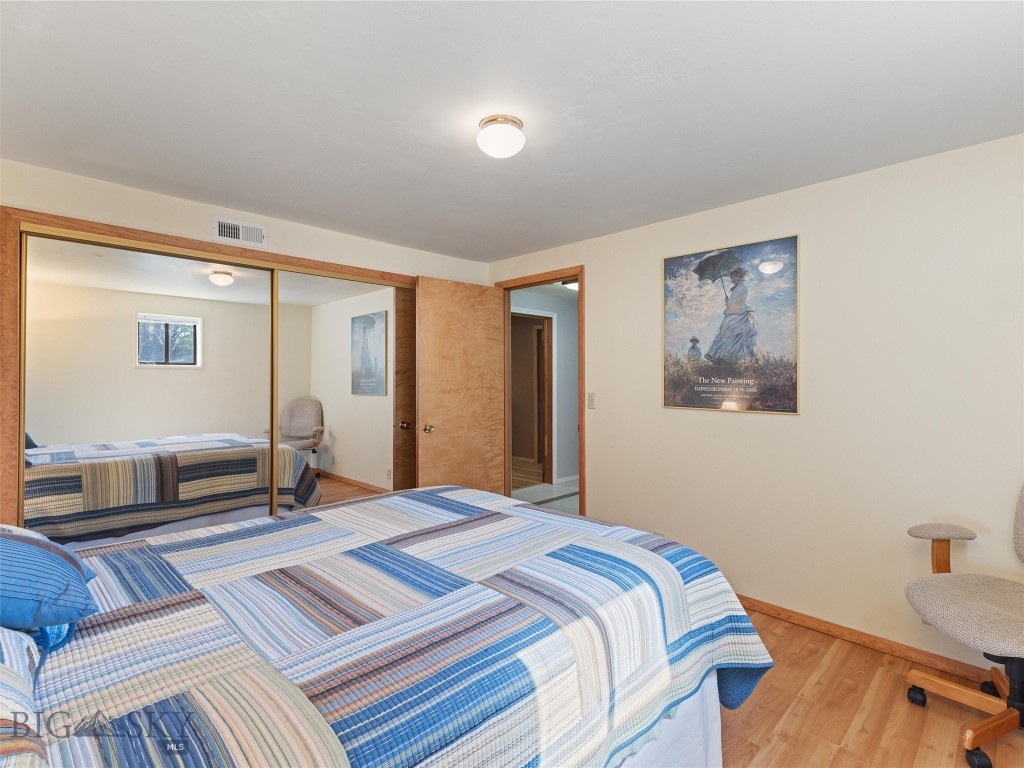 101 E Armitage Street