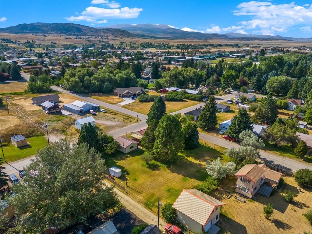 101 E Armitage Street