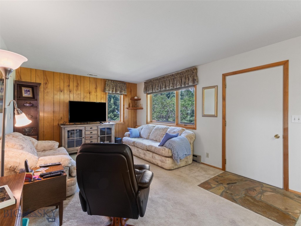 101 E Armitage Street