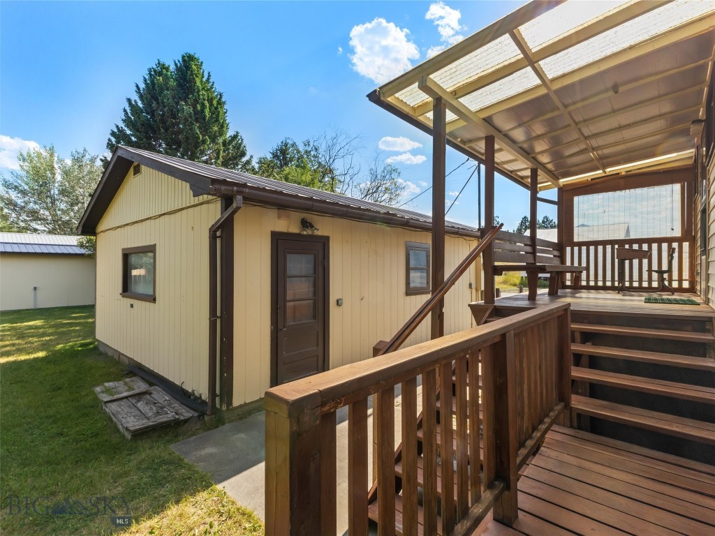 101 E Armitage Street