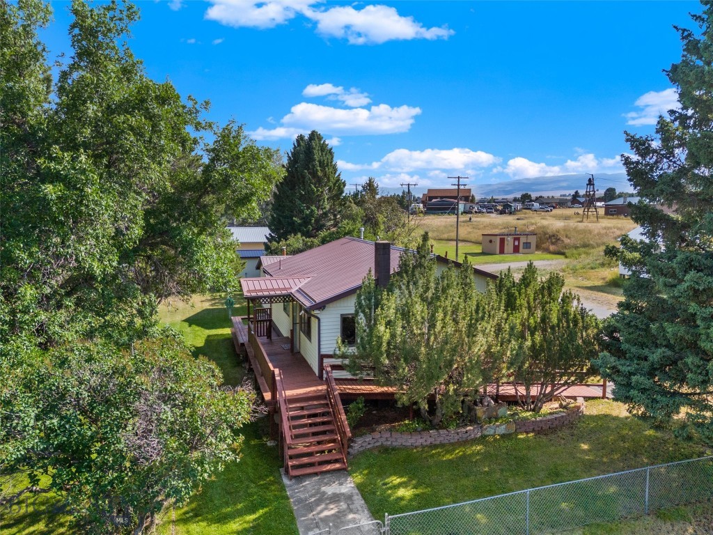 101 E Armitage Street