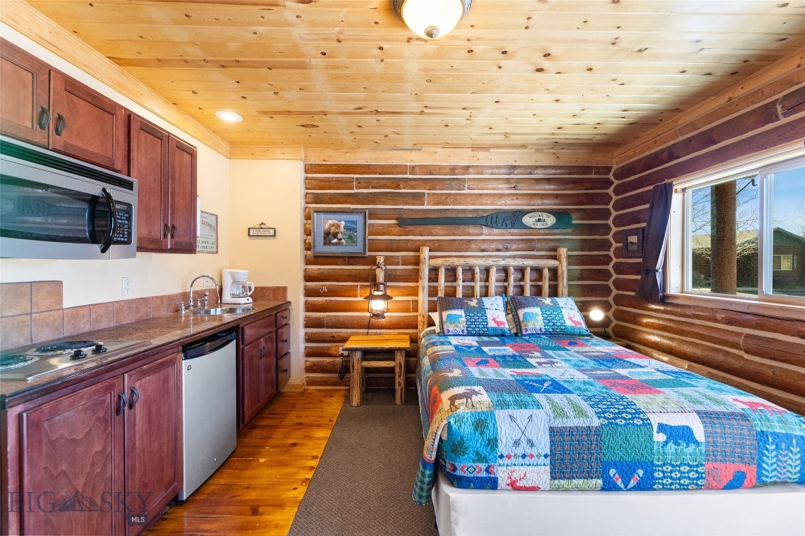 701 Bauer Lane 6