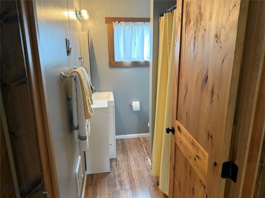 518 W Ennis
