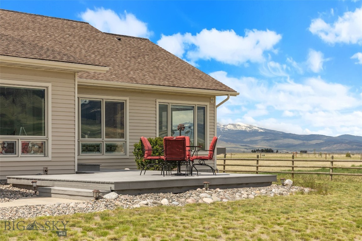 106 Lonesome Dove Rd