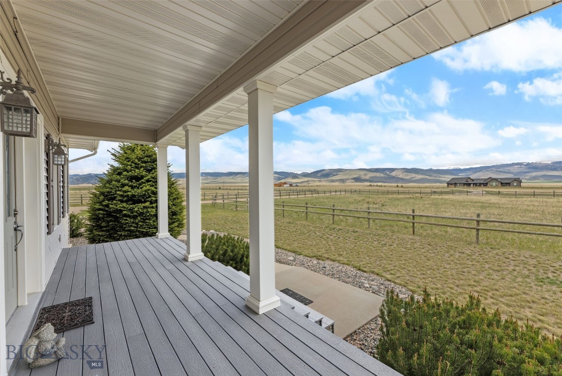 106 Lonesome Dove Rd