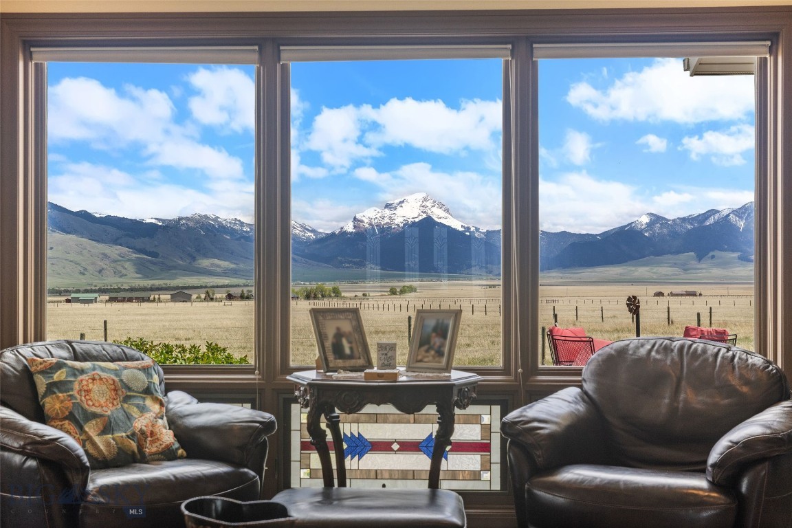 106 Lonesome Dove Rd