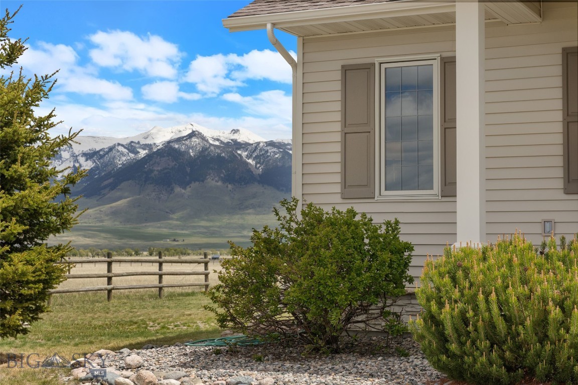 106 Lonesome Dove Rd