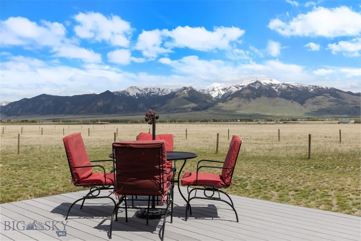 106 Lonesome Dove Rd