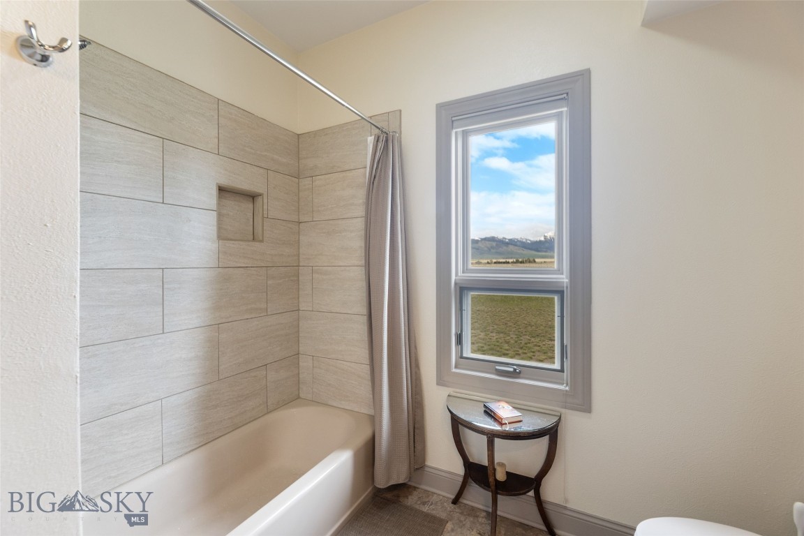 106 Lonesome Dove Rd