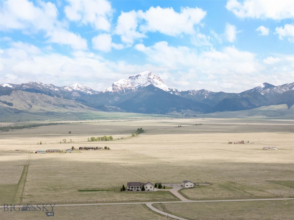 106 Lonesome Dove Rd