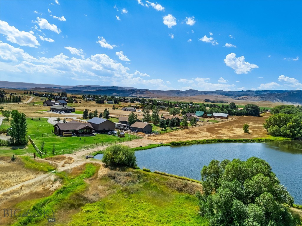 39 Rainbow Loop Drive