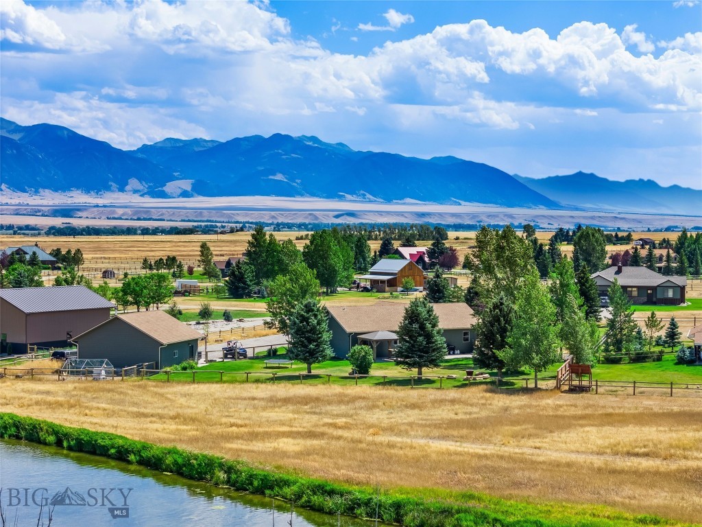 39 Rainbow Loop Drive