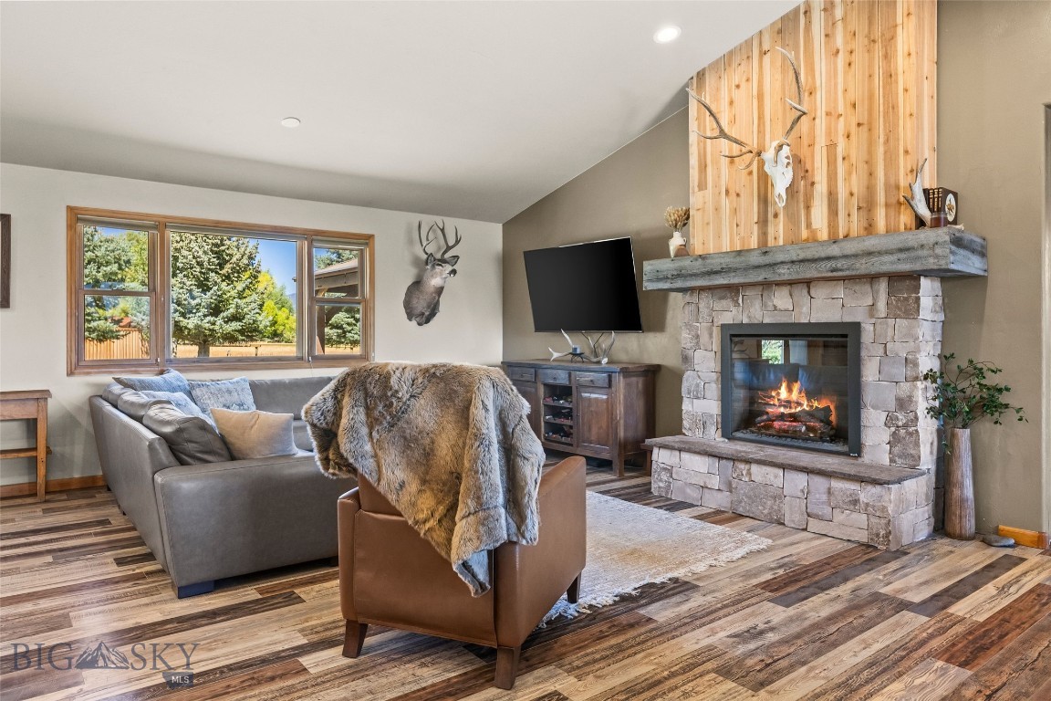 39 Rainbow Loop Drive