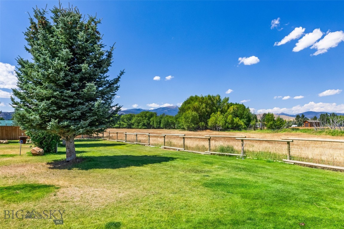 39 Rainbow Loop Drive