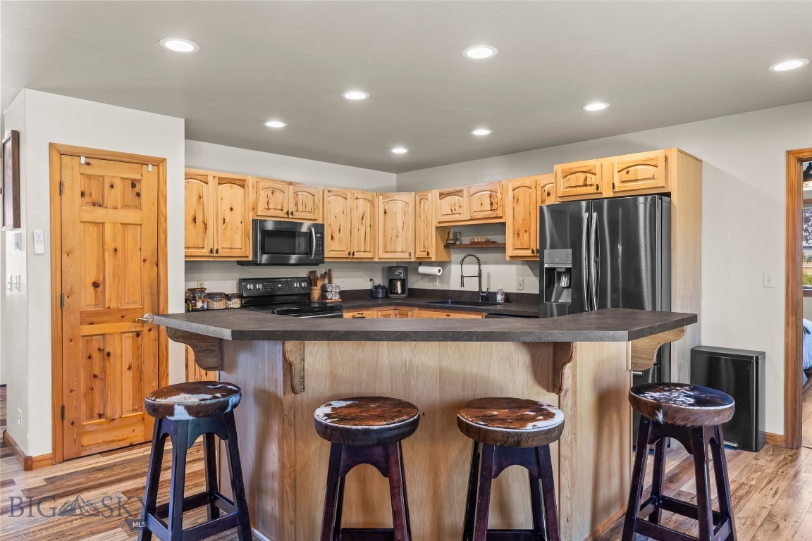 39 Rainbow Loop Drive