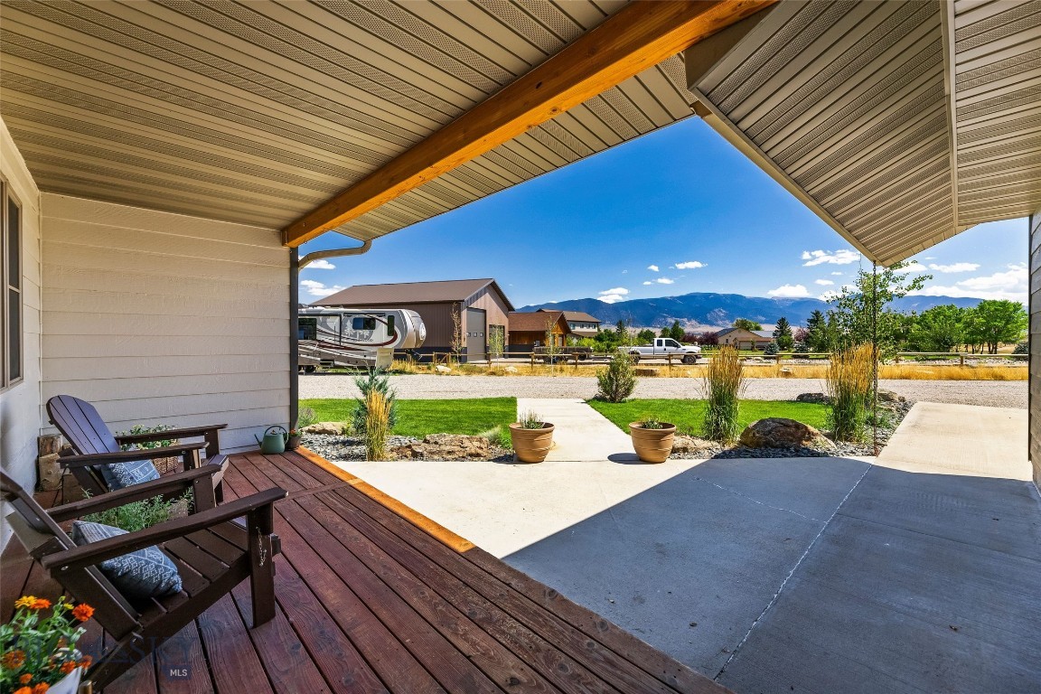 39 Rainbow Loop Drive