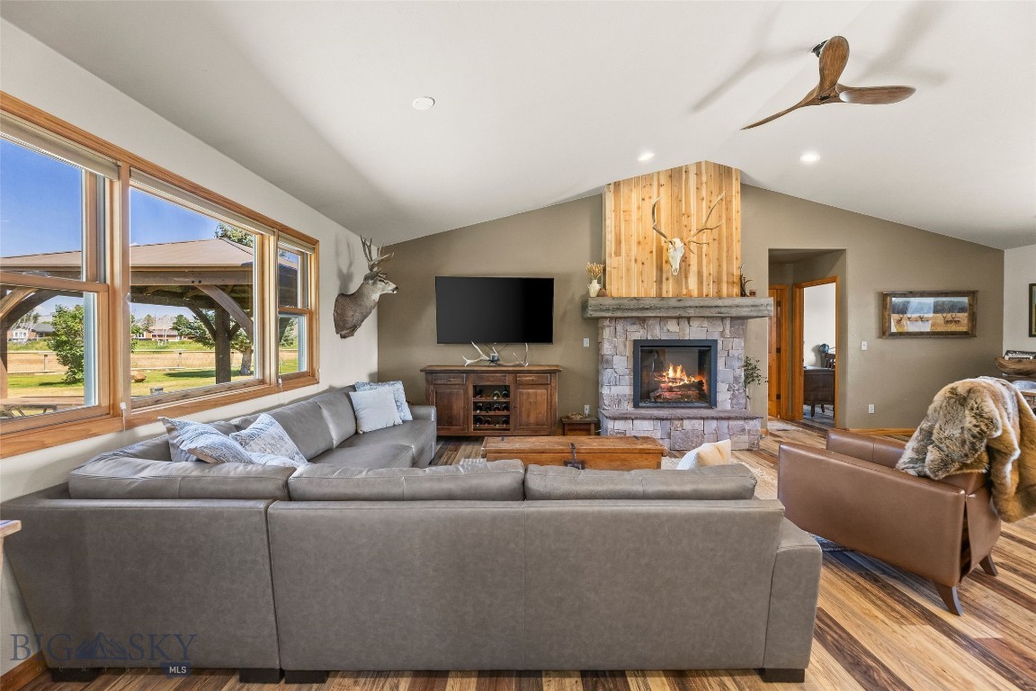 39 Rainbow Loop Drive