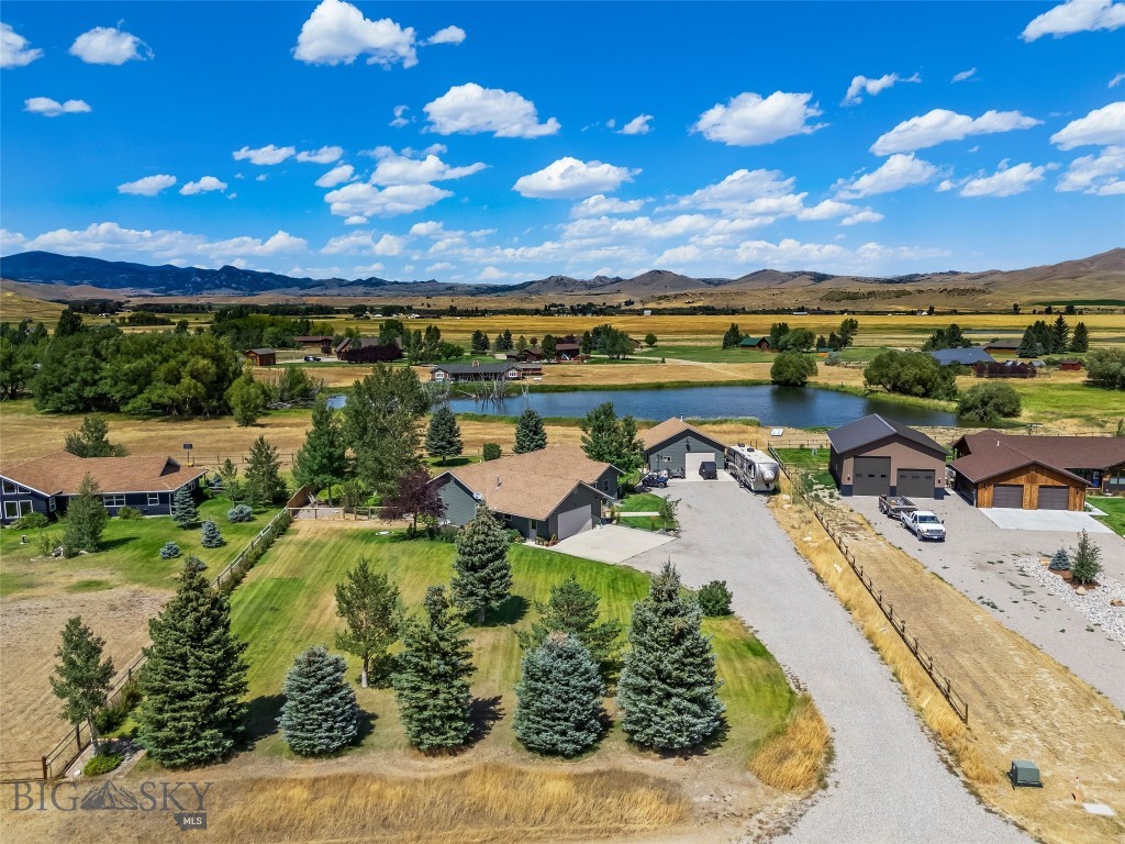 39 Rainbow Loop Drive