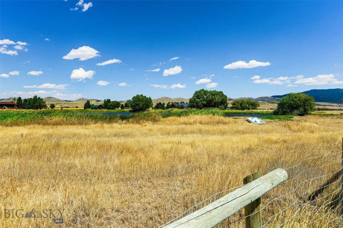 39 Rainbow Loop Drive