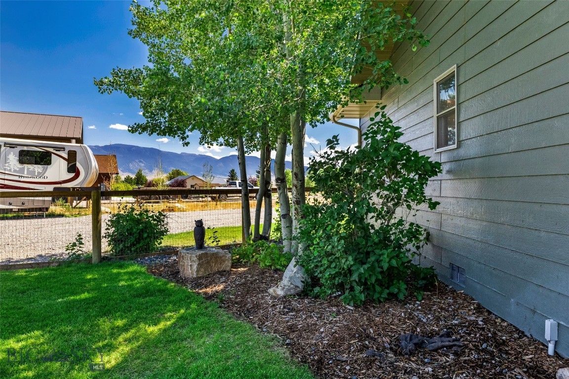 39 Rainbow Loop Drive