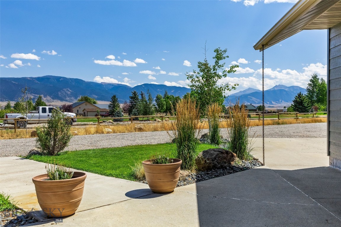 39 Rainbow Loop Drive