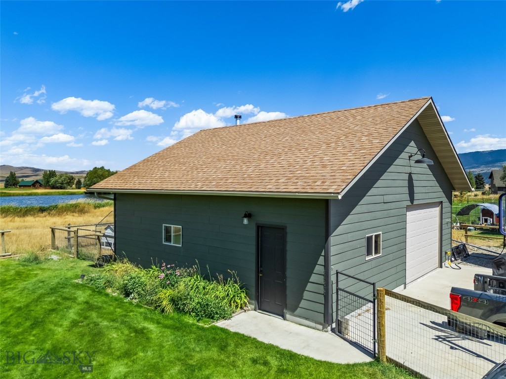 39 Rainbow Loop Drive