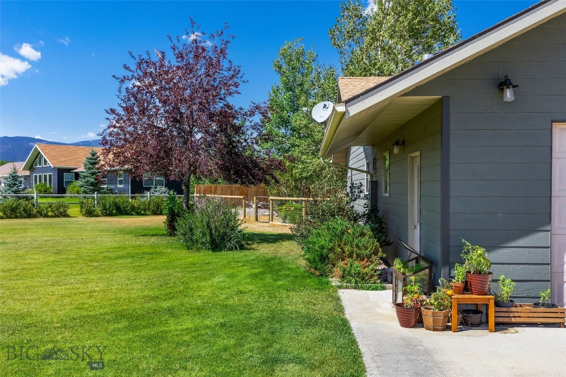 39 Rainbow Loop Drive