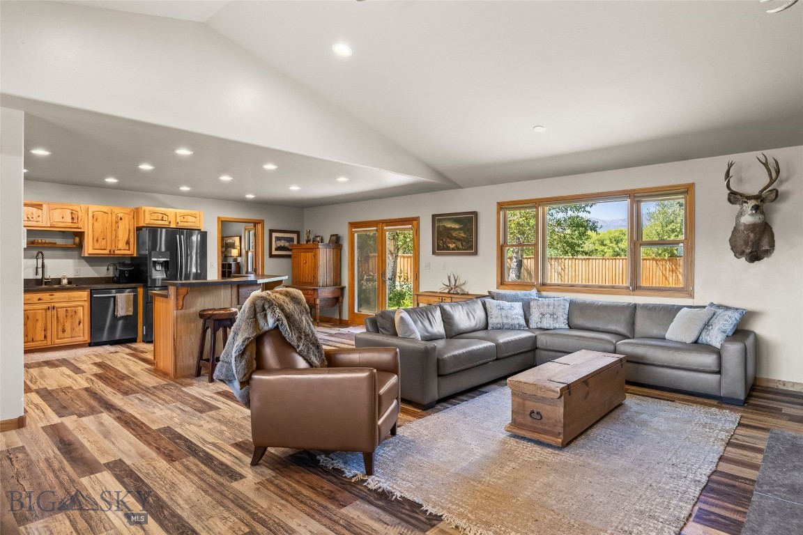 39 Rainbow Loop Drive