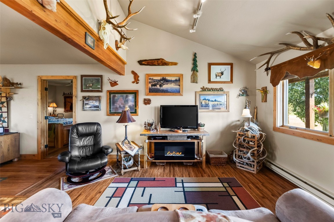 10 S Rainbow Loop Drive