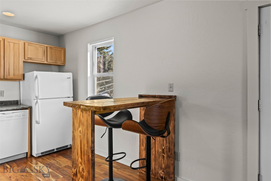 415 E Madison