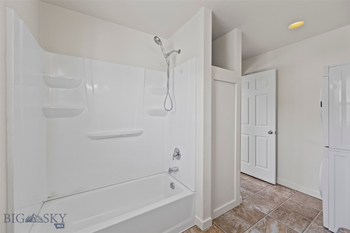 415 E Madison