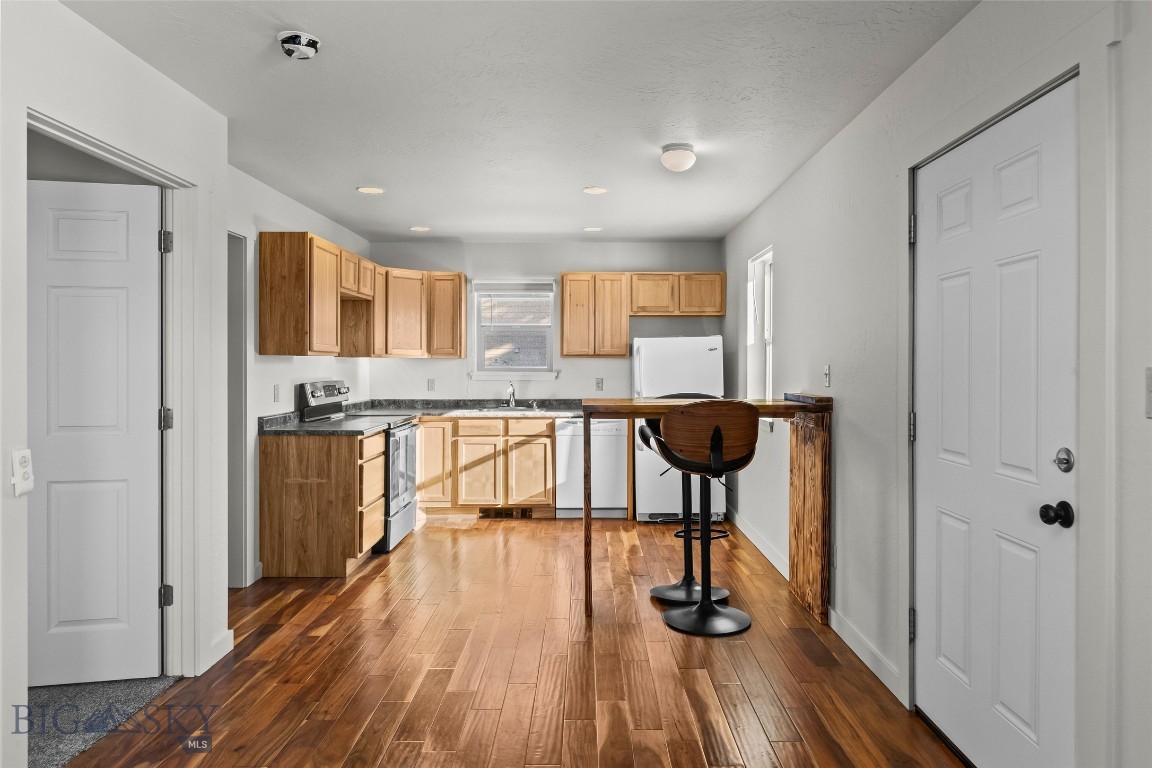 415 E Madison