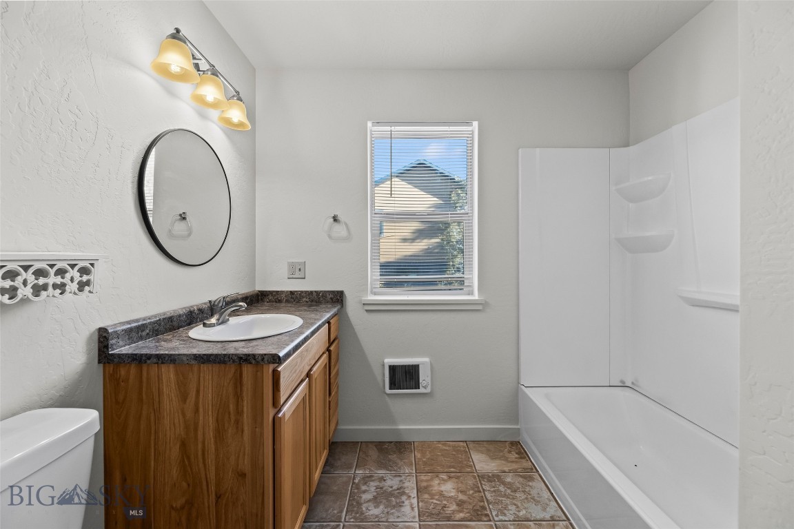 415 E Madison