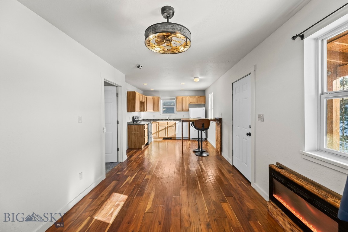 415 E Madison