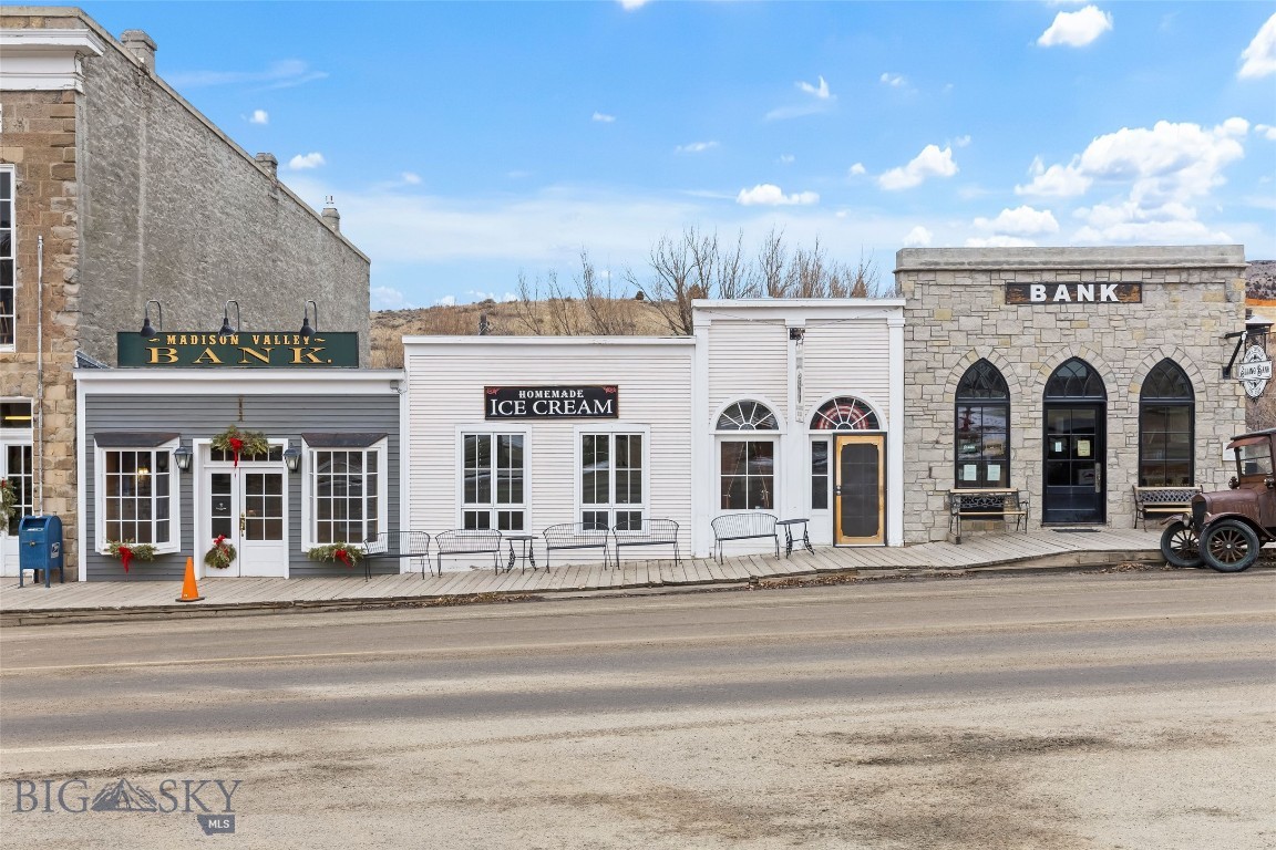 205 W Wallace Street