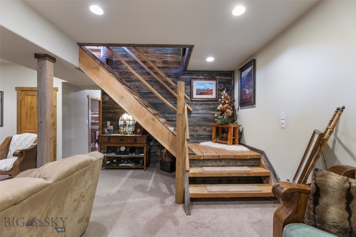 6 Browtine Ln