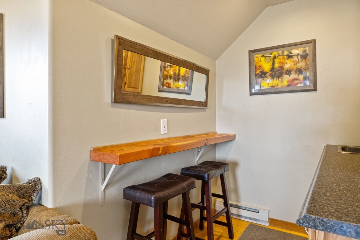 6 Browtine Ln