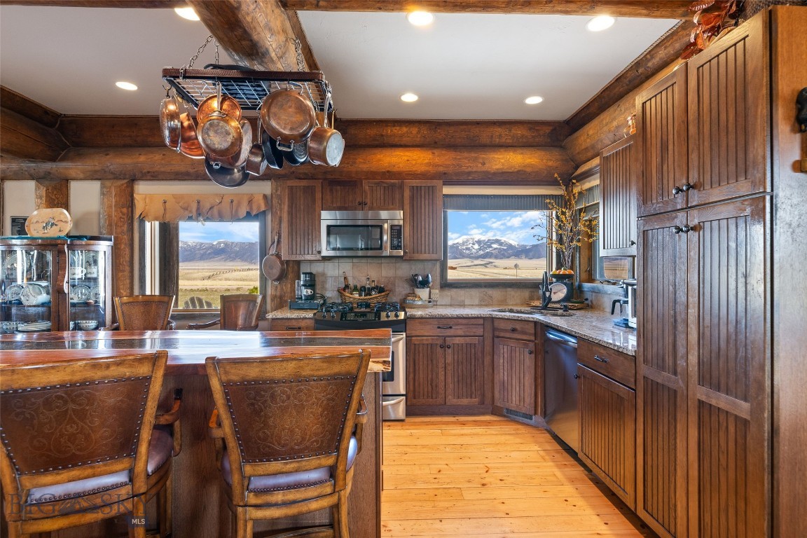 6 Browtine Ln