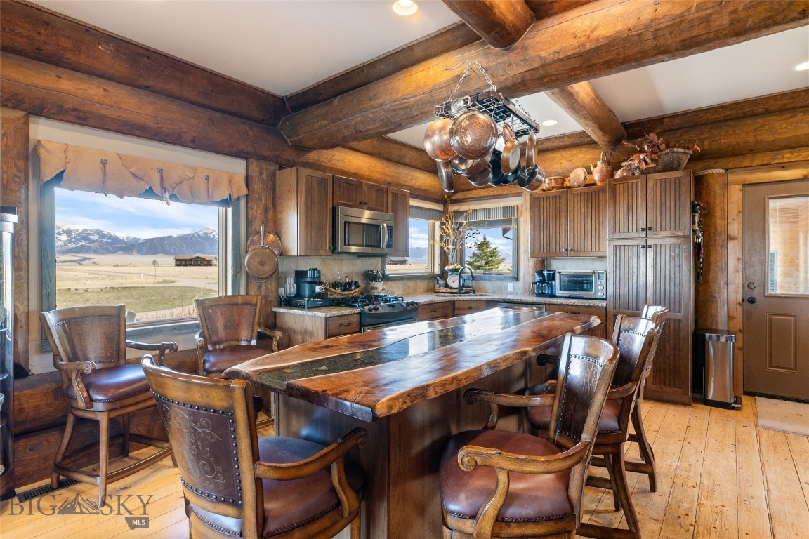 6 Browtine Ln