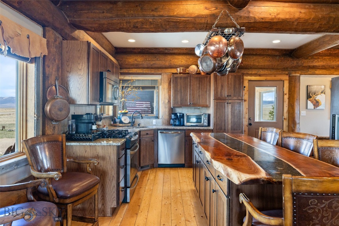 6 Browtine Ln