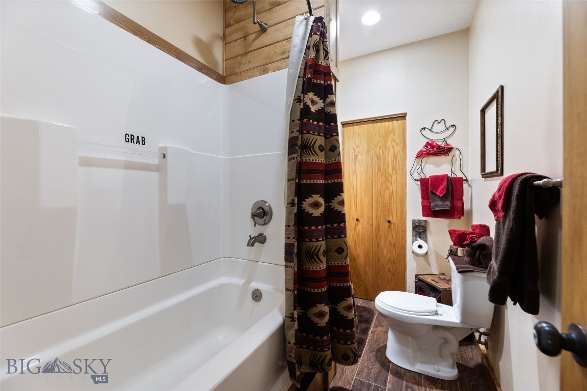 6 Browtine Ln