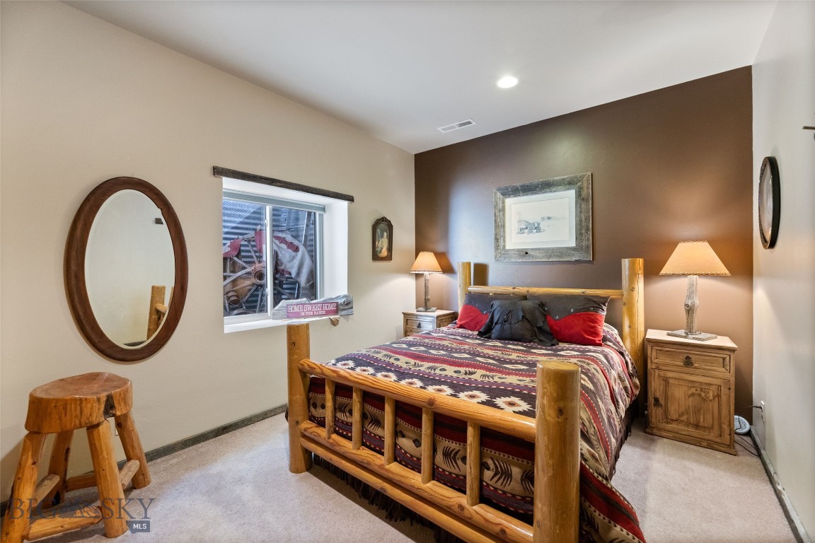 6 Browtine Ln